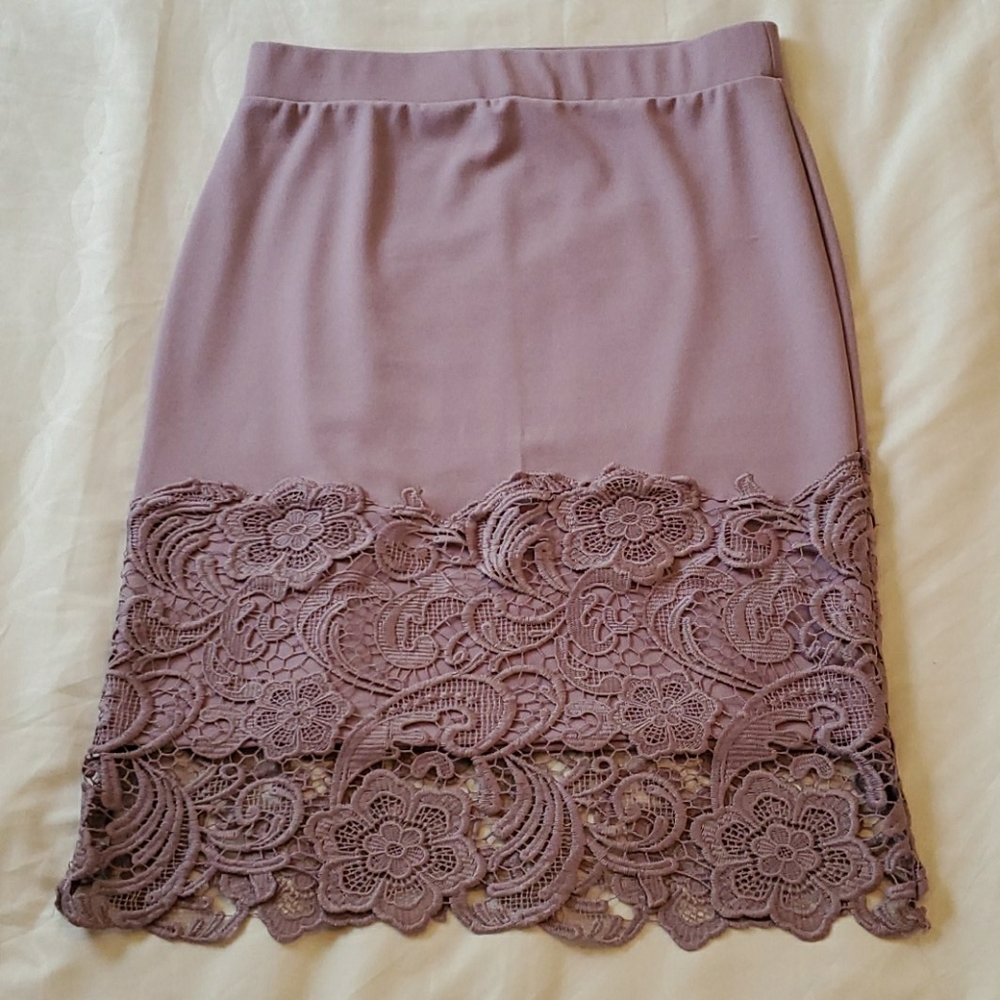 Lavender Lace Embroidered Pencil Skirt